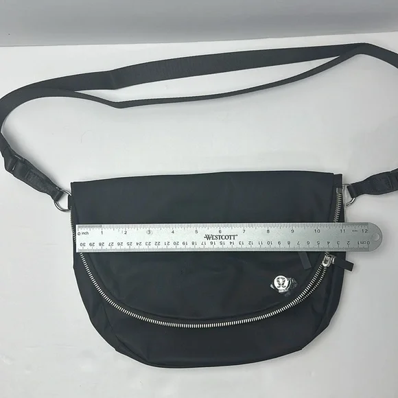 NWOT Lululemon All night Bag Black - Picture 6 of 17